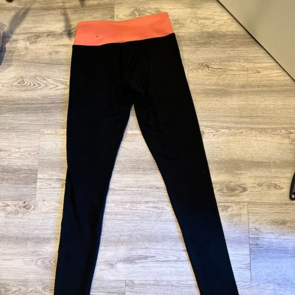 Victoria's Secret Workout leggings - Picture 5 of 5